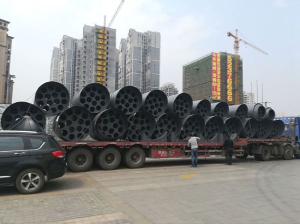 蜂窝式消声器发货现场